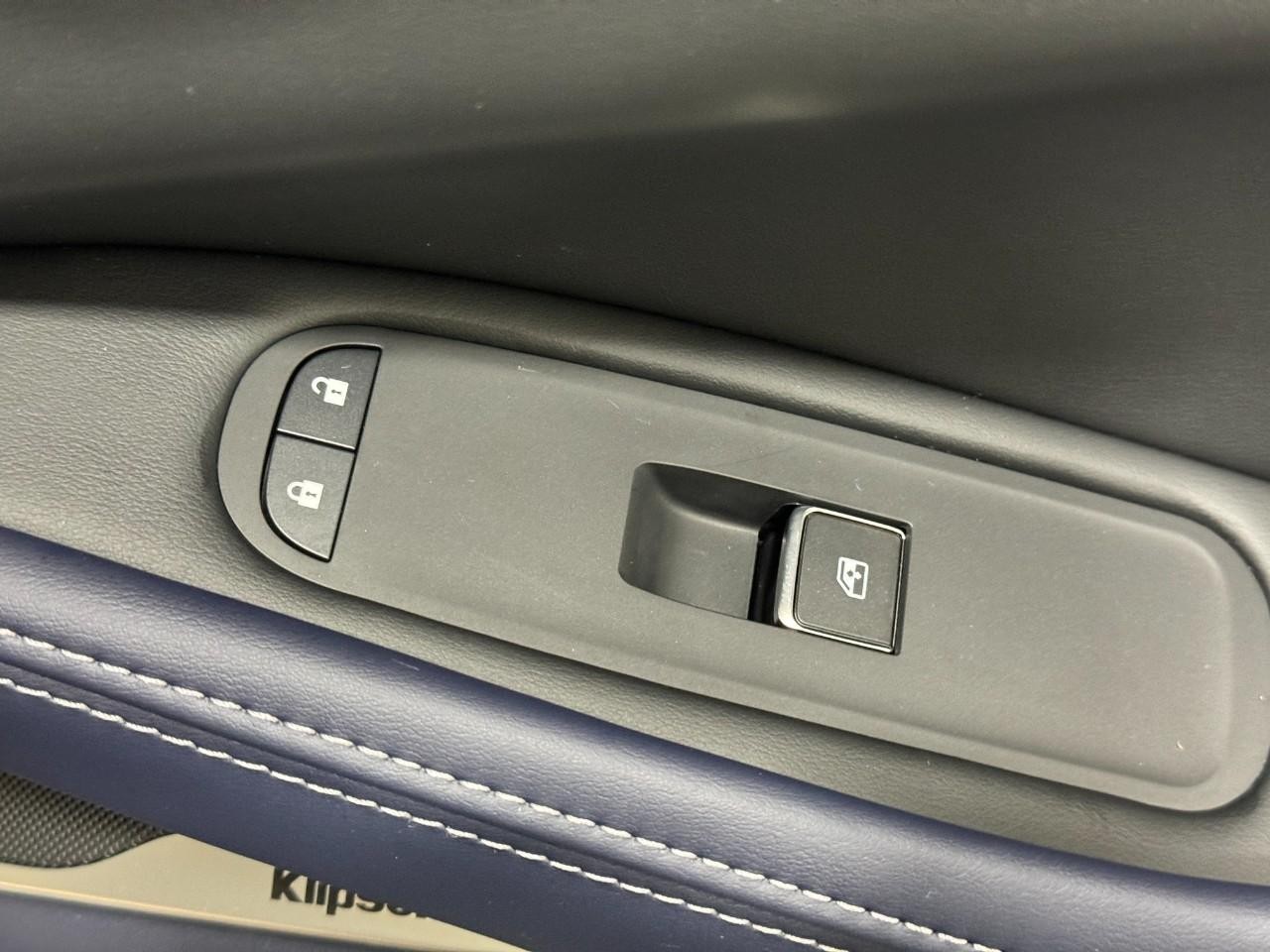 INFINITI QX60 Vehicle Full-screen Gallery Image 24