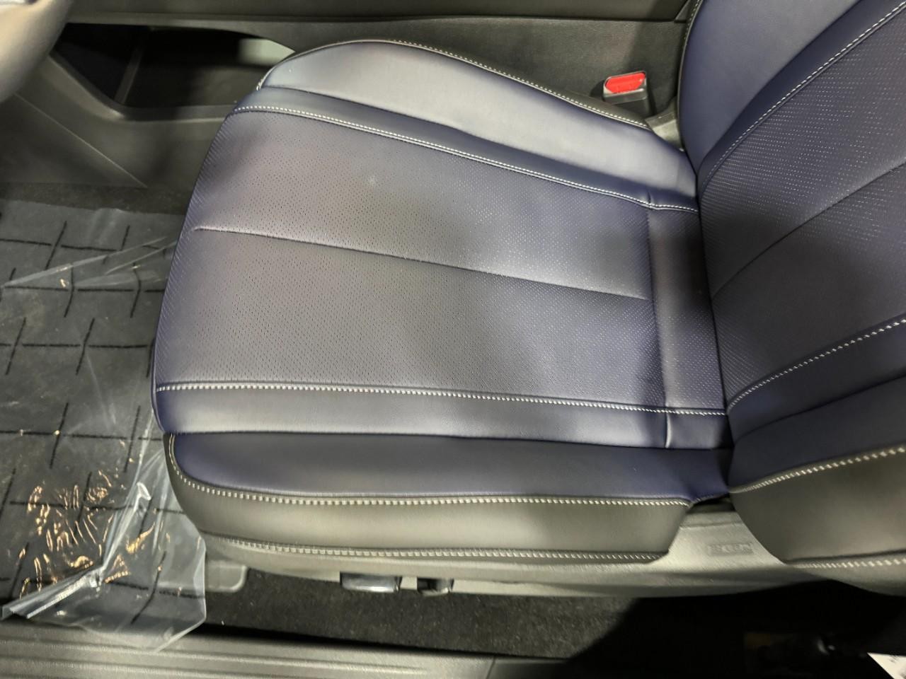 INFINITI QX60 Vehicle Full-screen Gallery Image 29