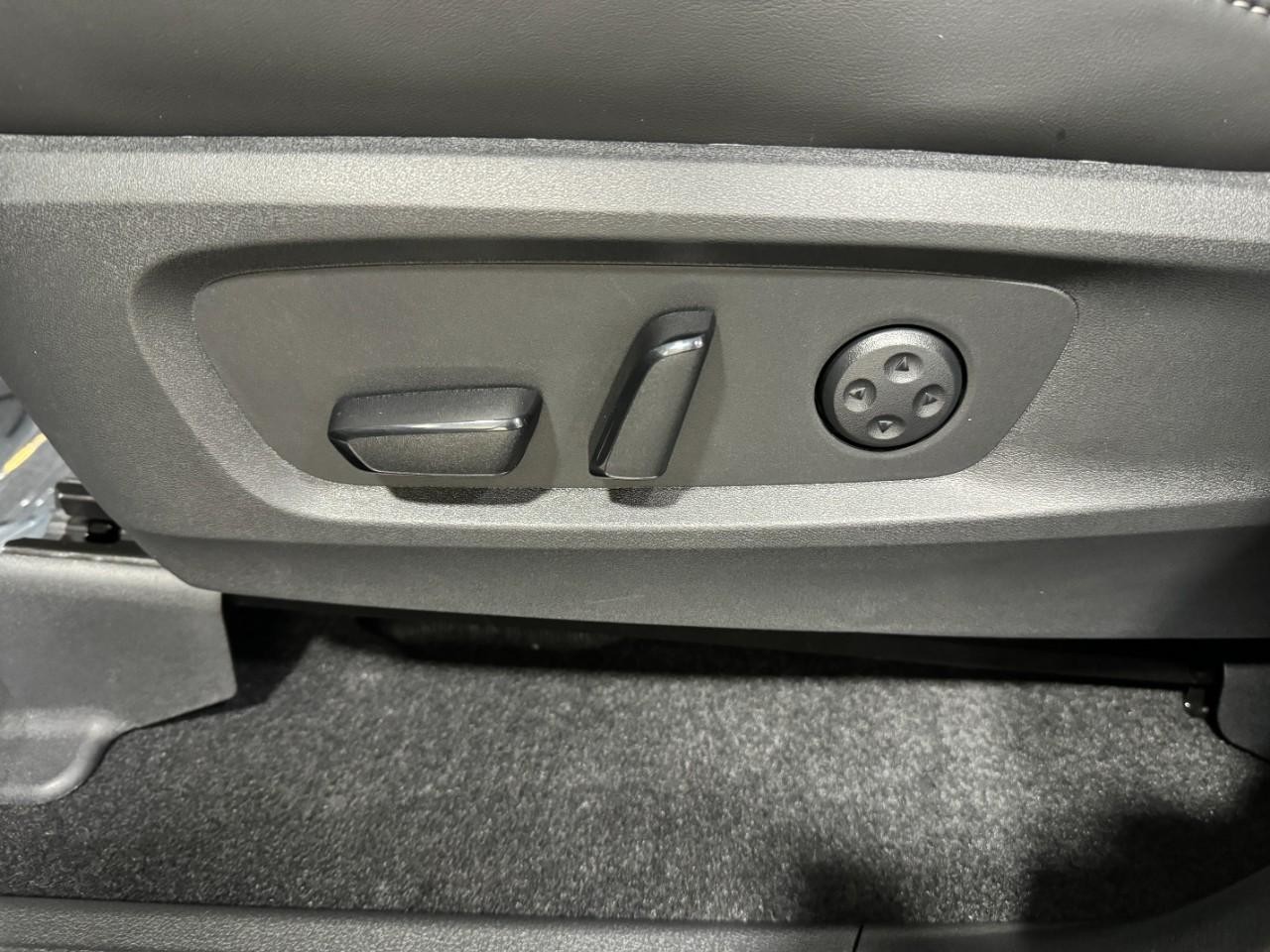 INFINITI QX60 Vehicle Full-screen Gallery Image 30