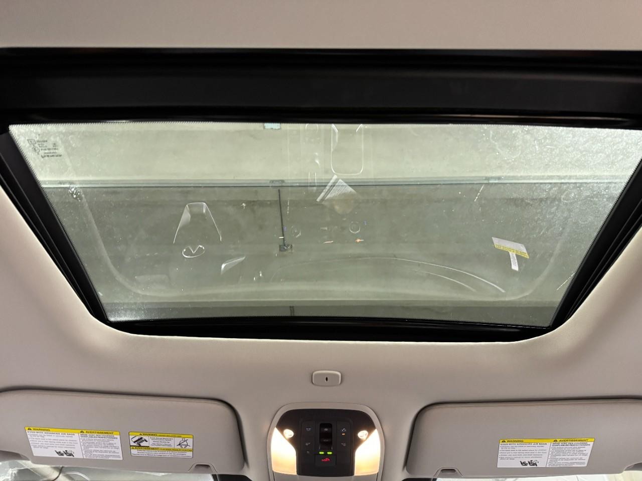 INFINITI QX60 Vehicle Full-screen Gallery Image 14