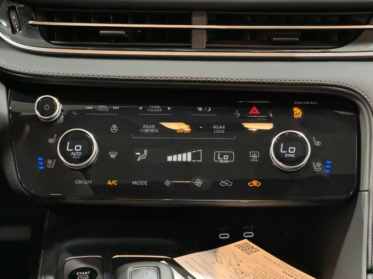 INFINITI QX60 Vehicle Full-screen Gallery Image 18