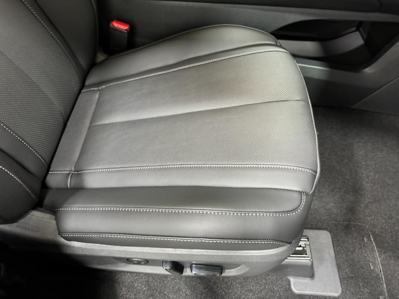 INFINITI QX60 Vehicle Full-screen Gallery Image 22