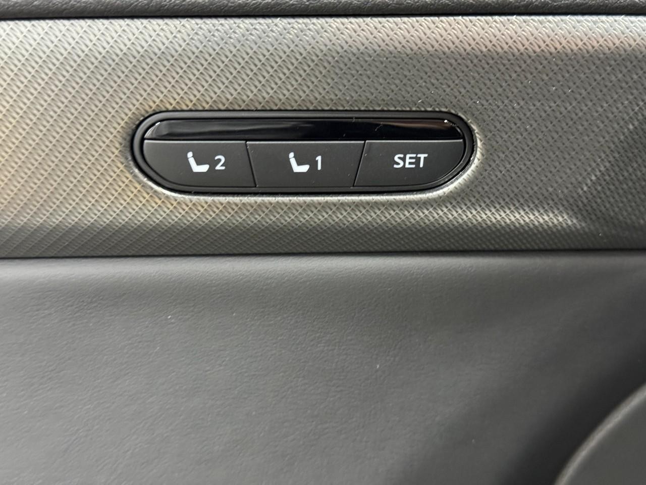 INFINITI QX60 Vehicle Full-screen Gallery Image 25