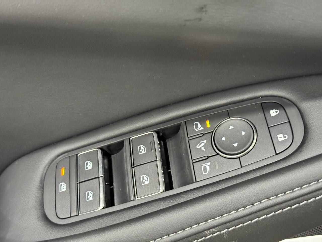 INFINITI QX60 Vehicle Full-screen Gallery Image 26