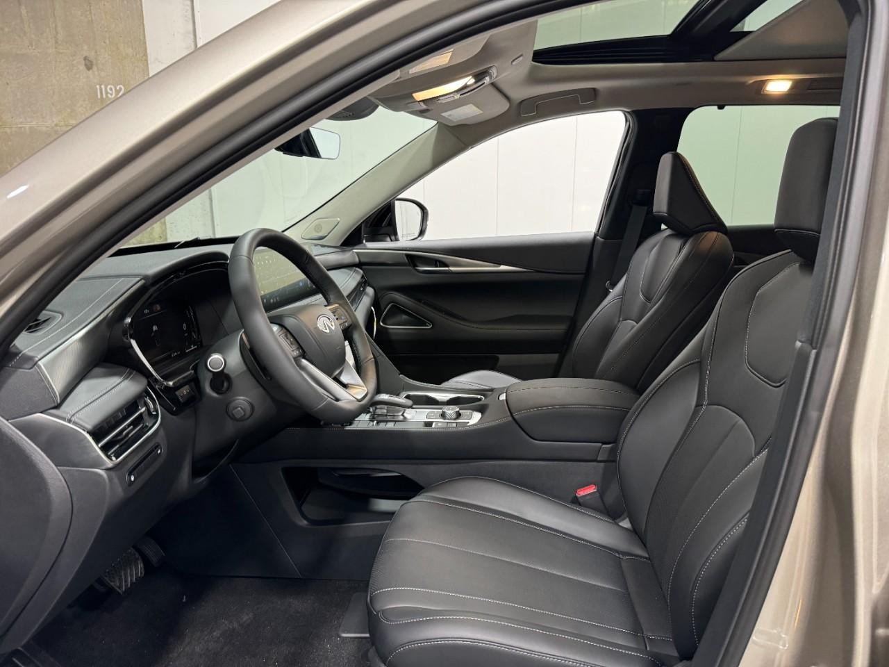 INFINITI QX60 Vehicle Full-screen Gallery Image 28