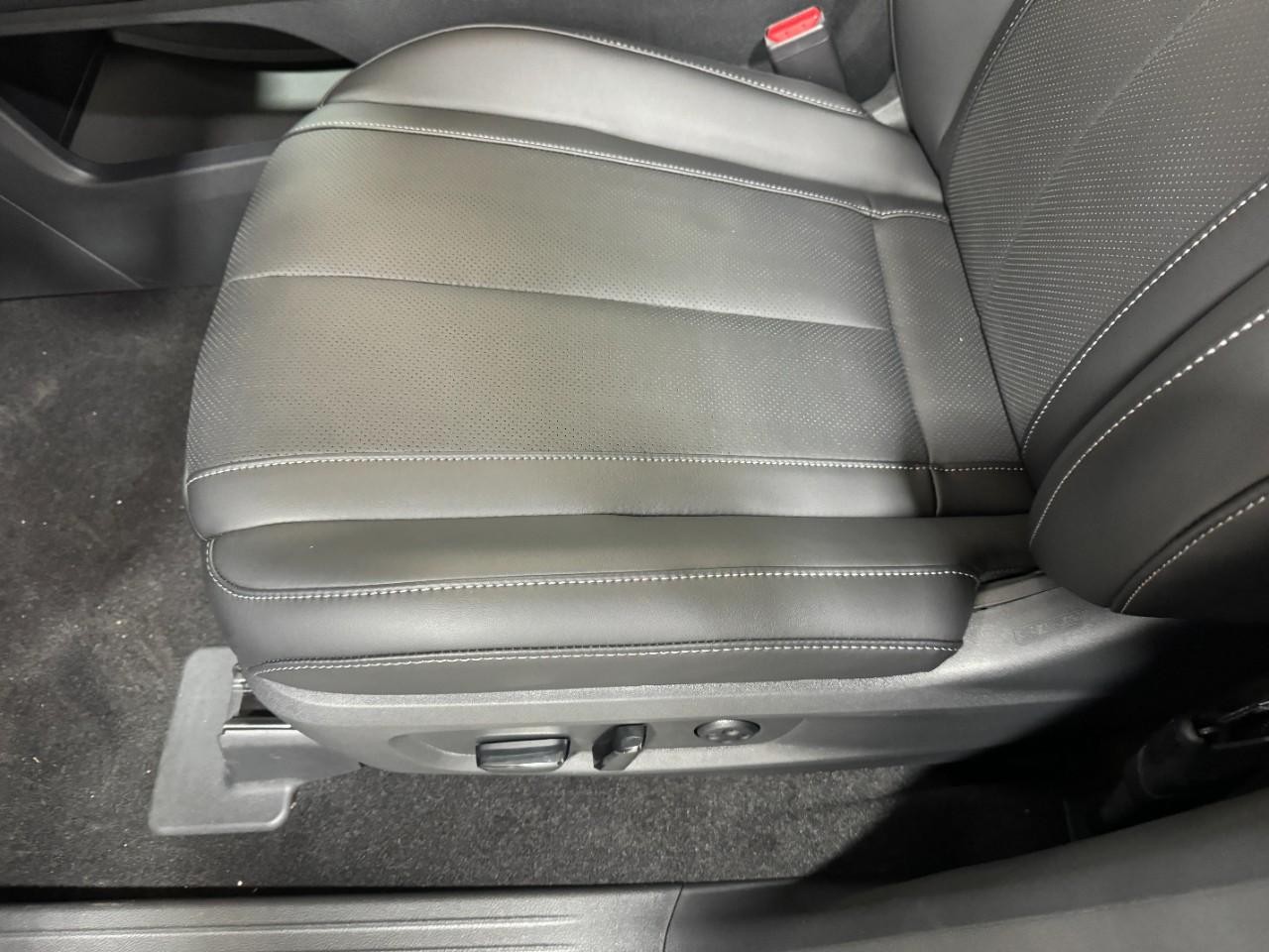 INFINITI QX60 Vehicle Full-screen Gallery Image 29