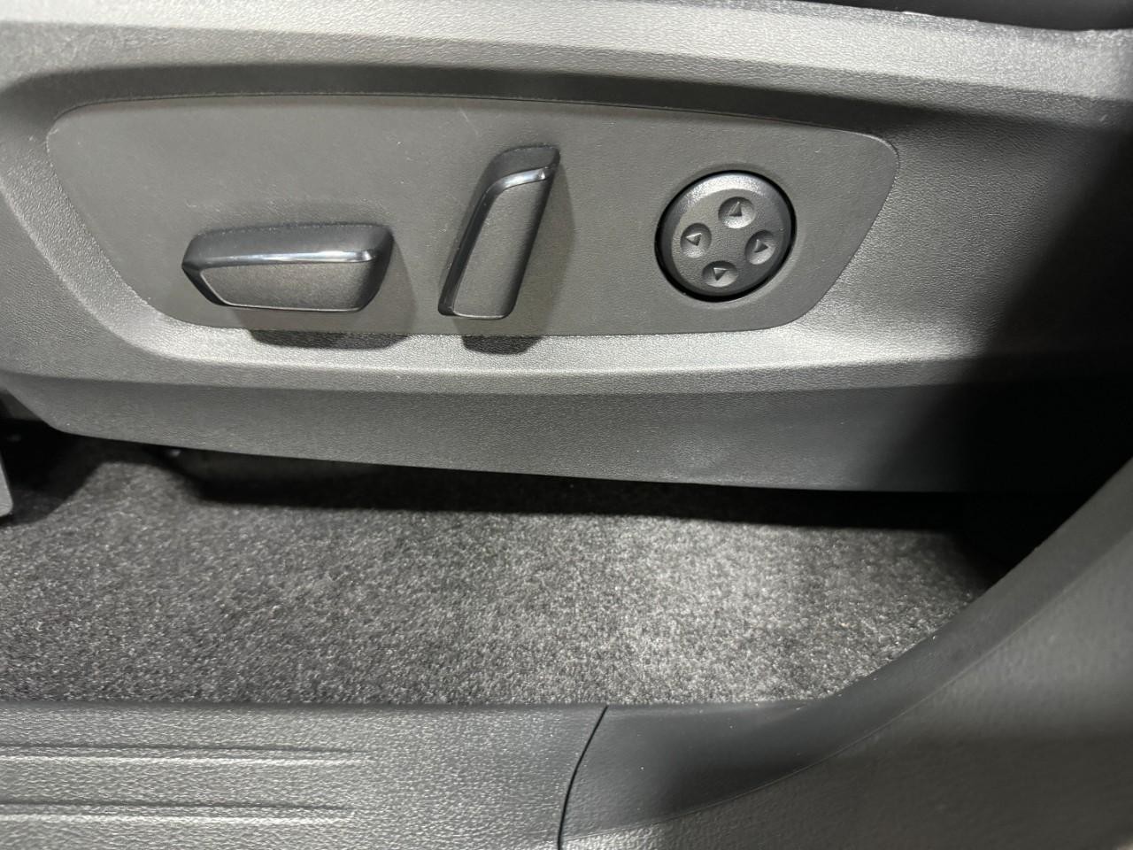 INFINITI QX60 Vehicle Full-screen Gallery Image 30