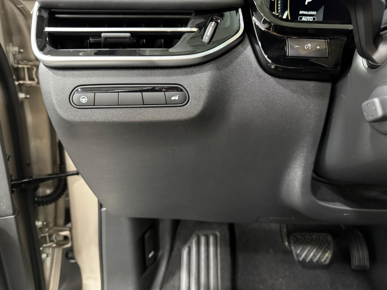 INFINITI QX60 Vehicle Full-screen Gallery Image 31