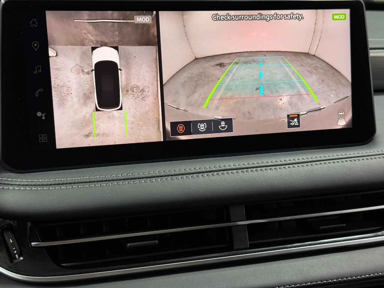 INFINITI QX60 Vehicle Full-screen Gallery Image 35