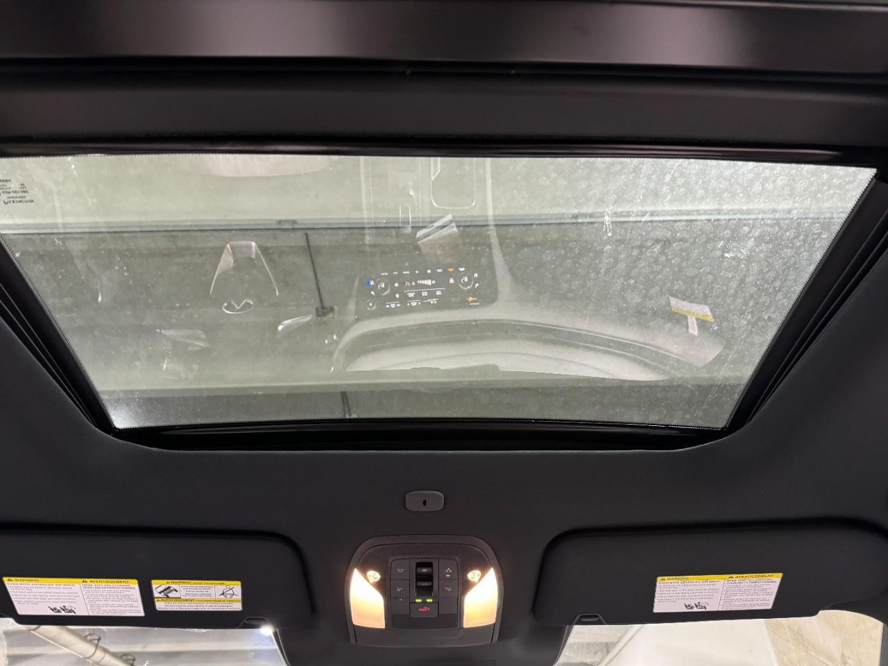 INFINITI QX60 Vehicle Full-screen Gallery Image 14