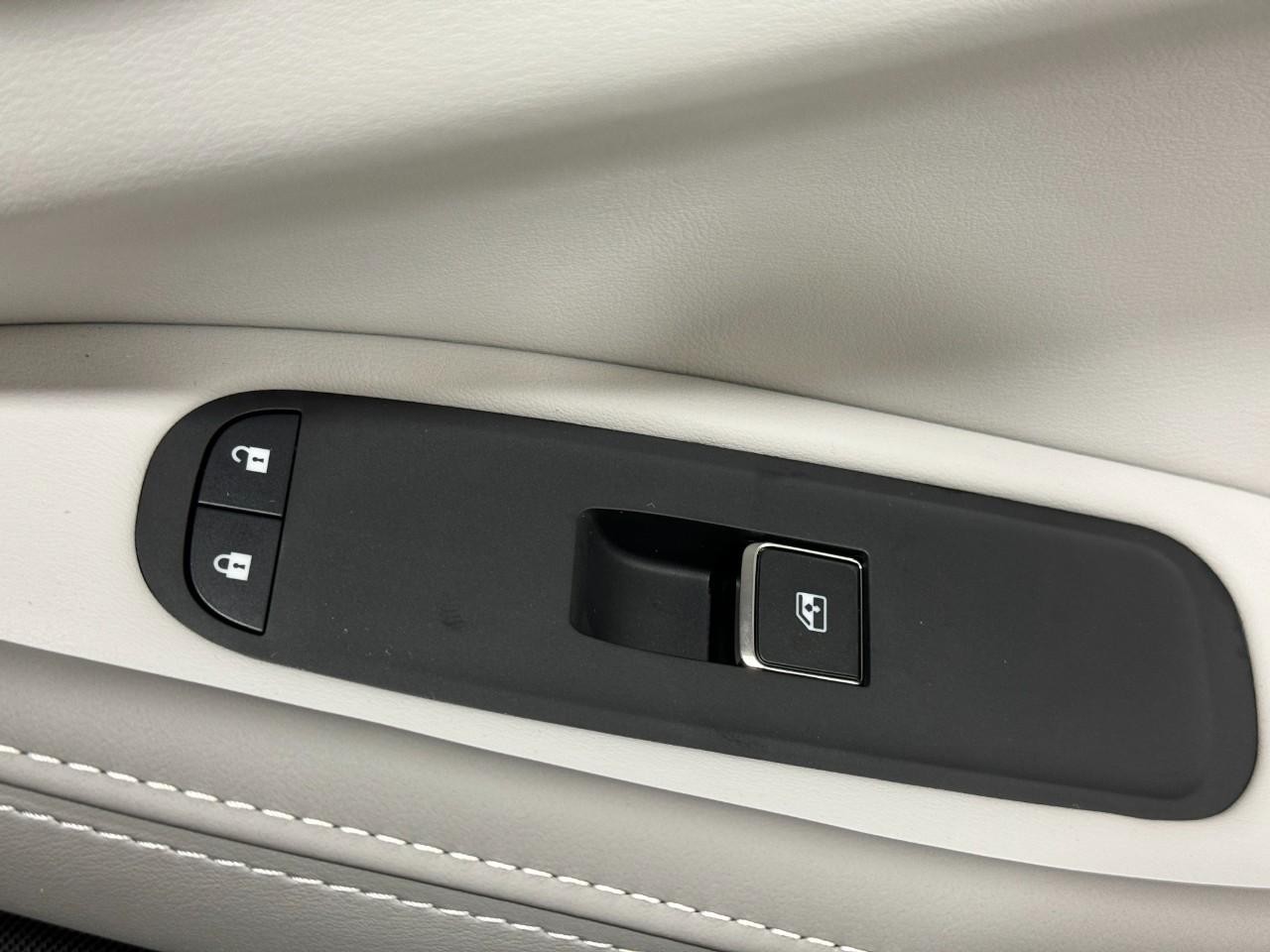 INFINITI QX60 Vehicle Full-screen Gallery Image 25