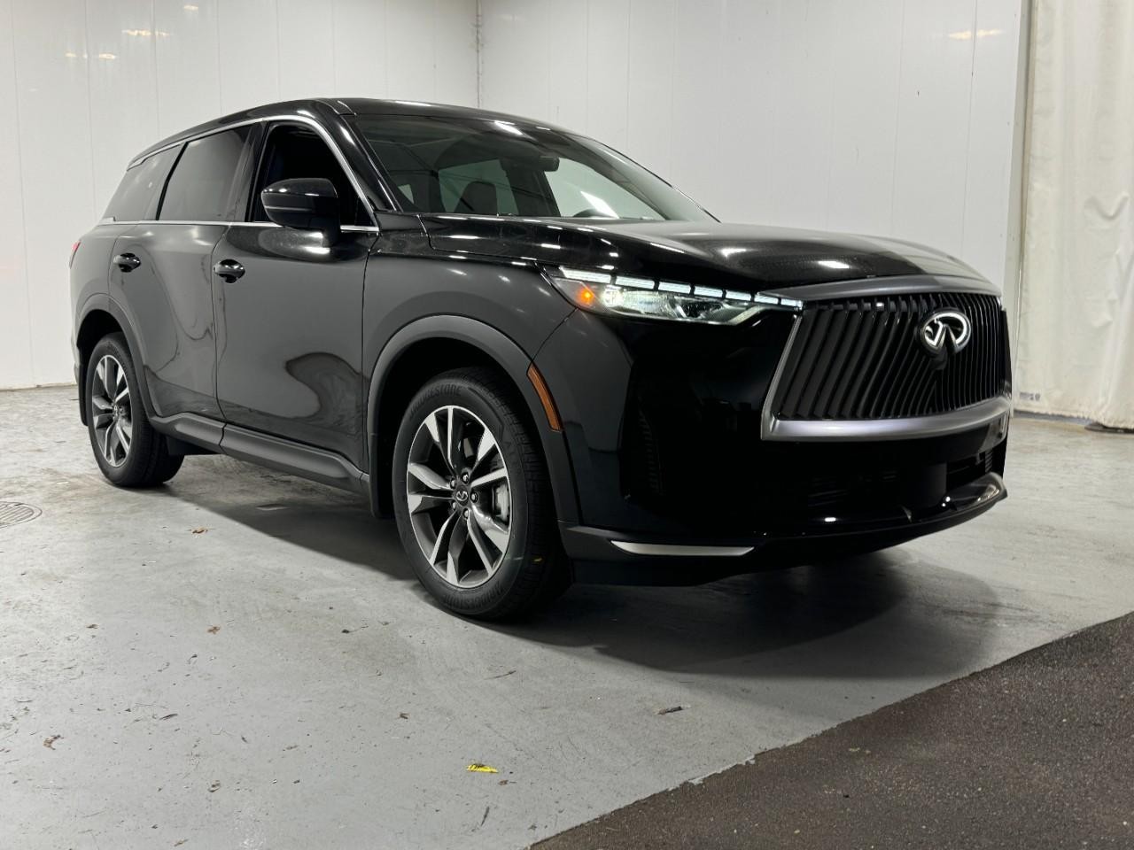 INFINITI QX60 Vehicle Full-screen Gallery Image 6