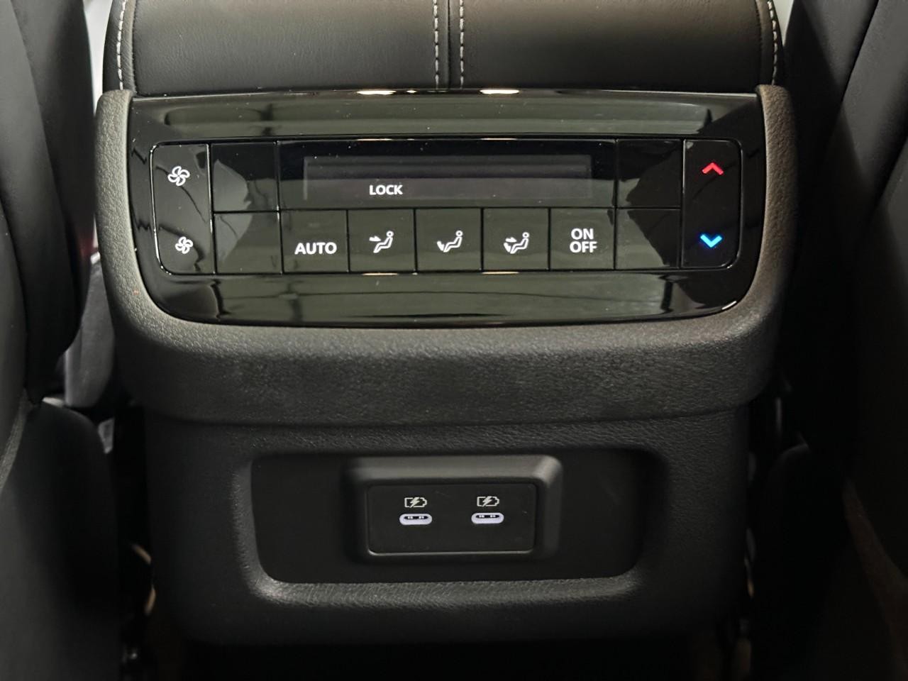 INFINITI QX60 Vehicle Full-screen Gallery Image 13