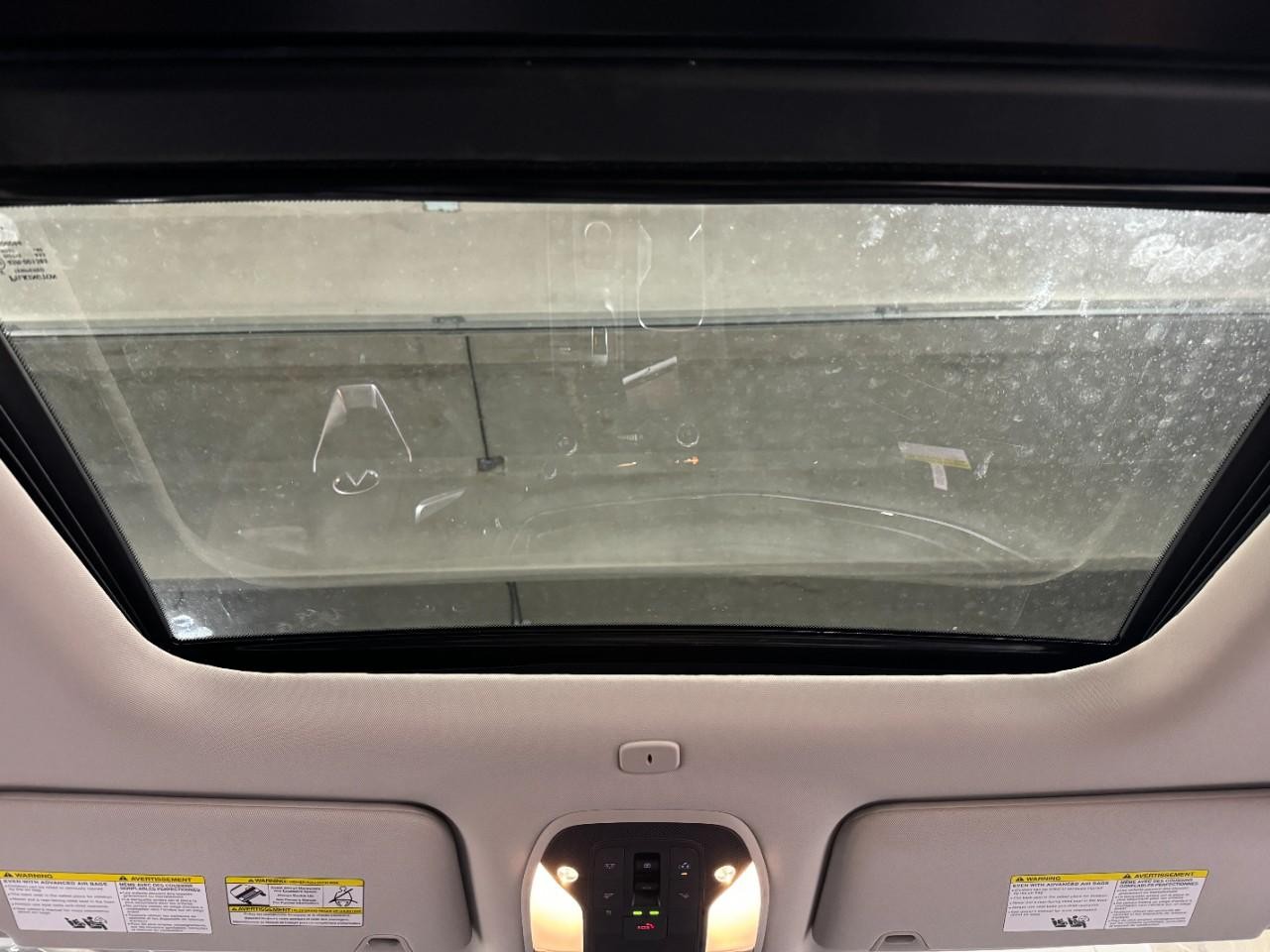 INFINITI QX60 Vehicle Full-screen Gallery Image 14