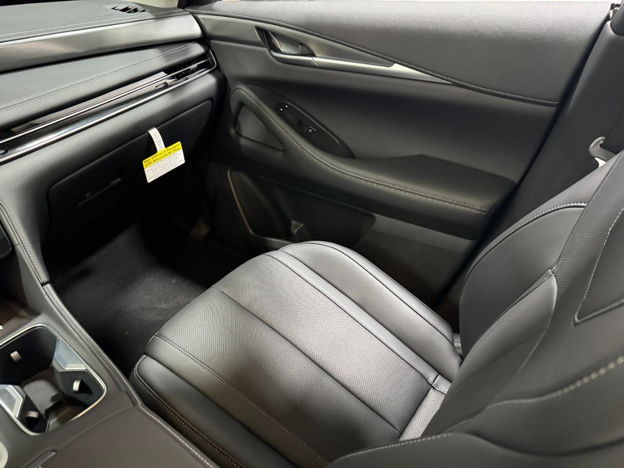 INFINITI QX60 Vehicle Full-screen Gallery Image 20