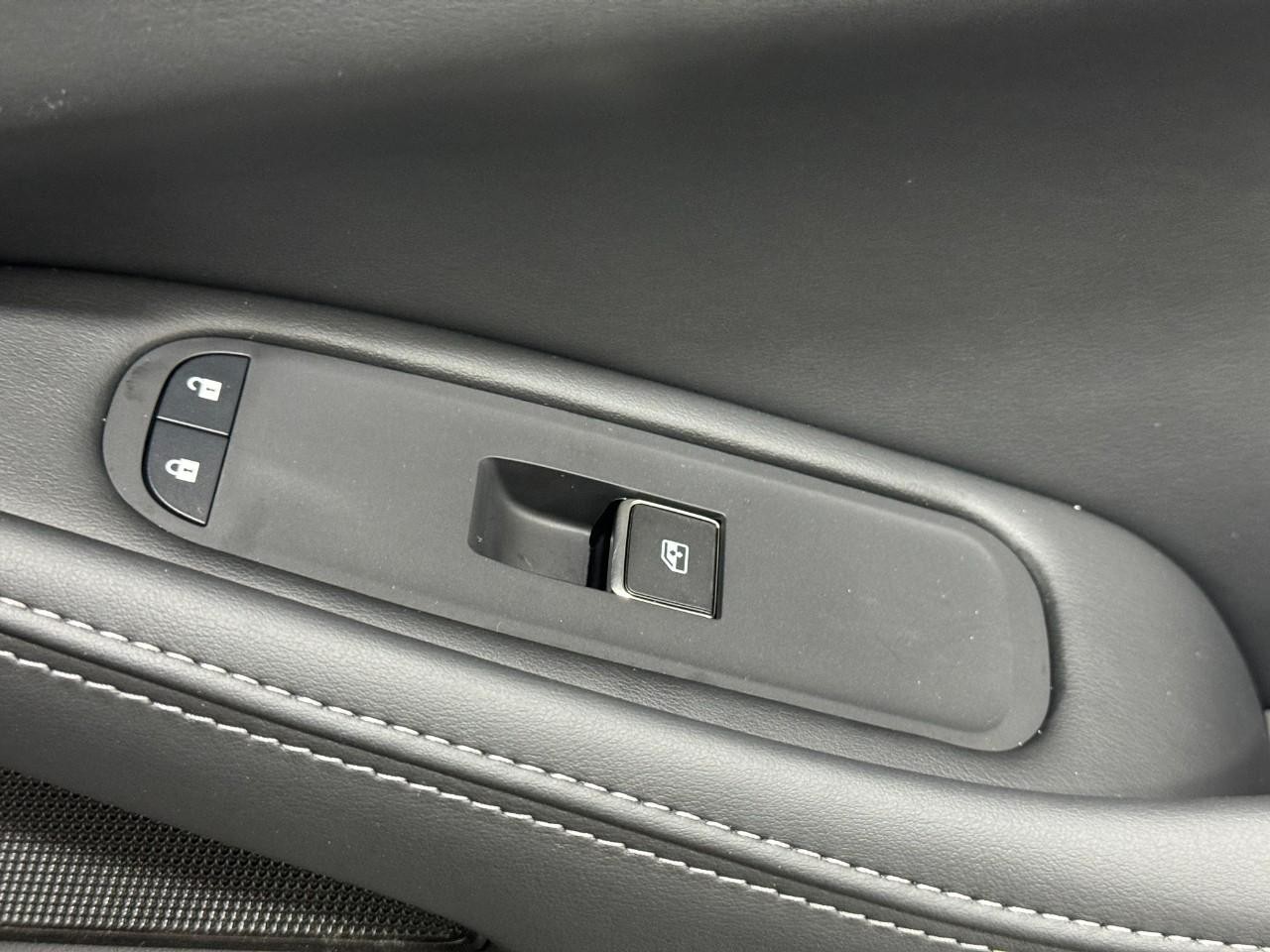 INFINITI QX60 Vehicle Full-screen Gallery Image 24