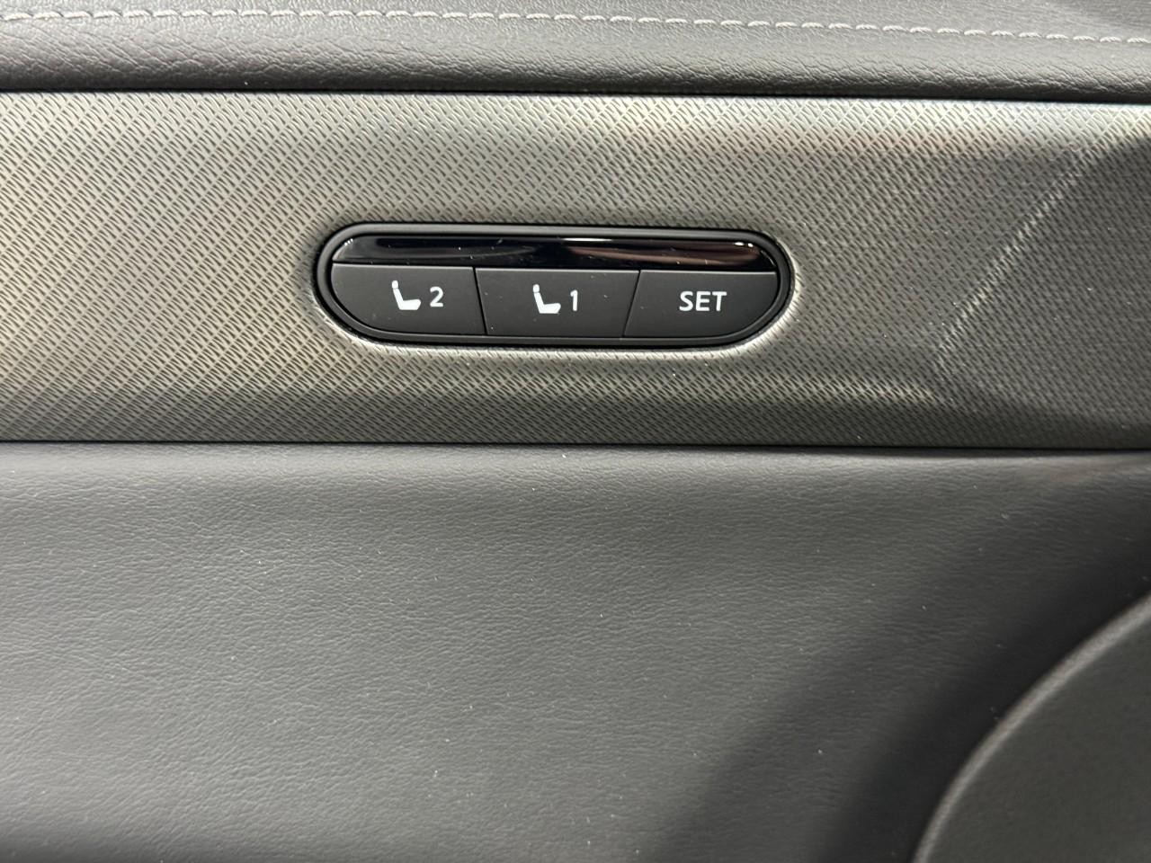 INFINITI QX60 Vehicle Full-screen Gallery Image 25