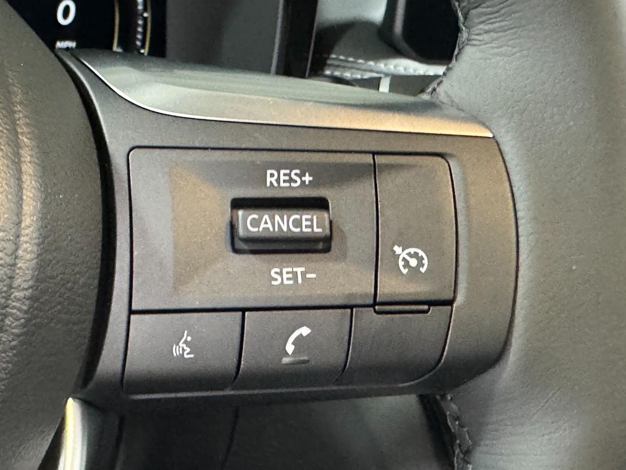 INFINITI QX60 Vehicle Full-screen Gallery Image 32