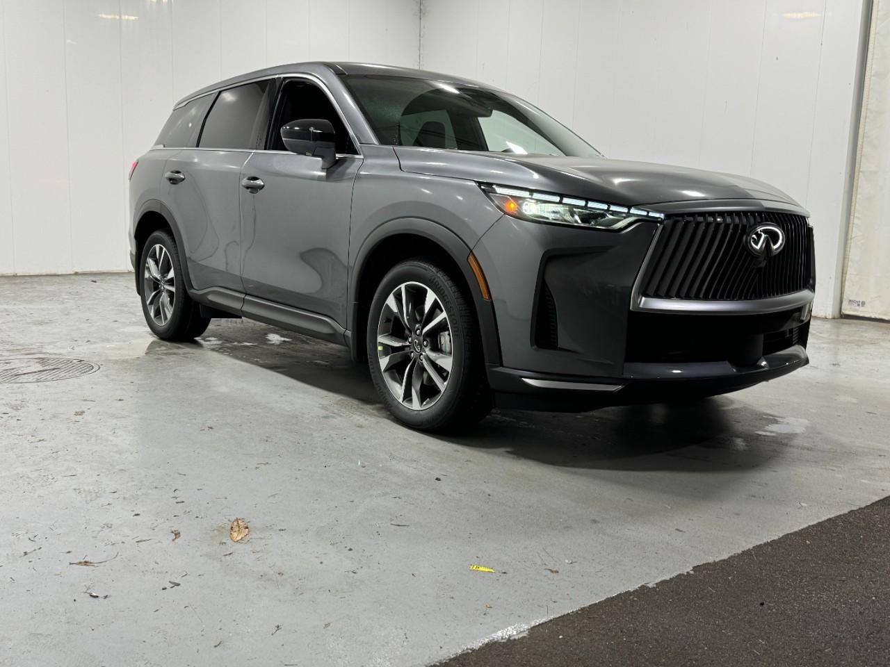 INFINITI QX60 Vehicle Full-screen Gallery Image 6