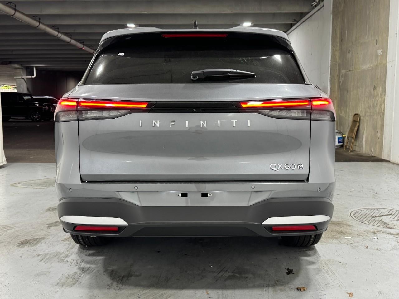 INFINITI QX60 Vehicle Full-screen Gallery Image 10