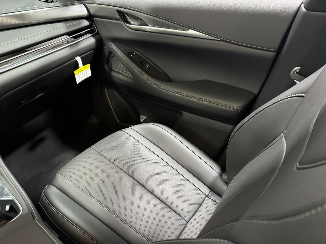 INFINITI QX60 Vehicle Full-screen Gallery Image 20