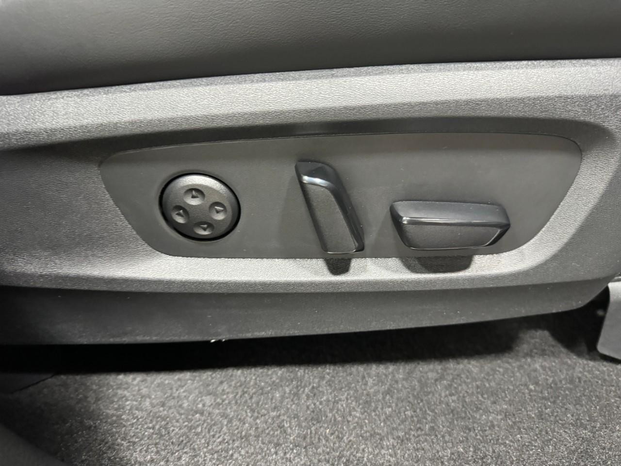 INFINITI QX60 Vehicle Full-screen Gallery Image 23