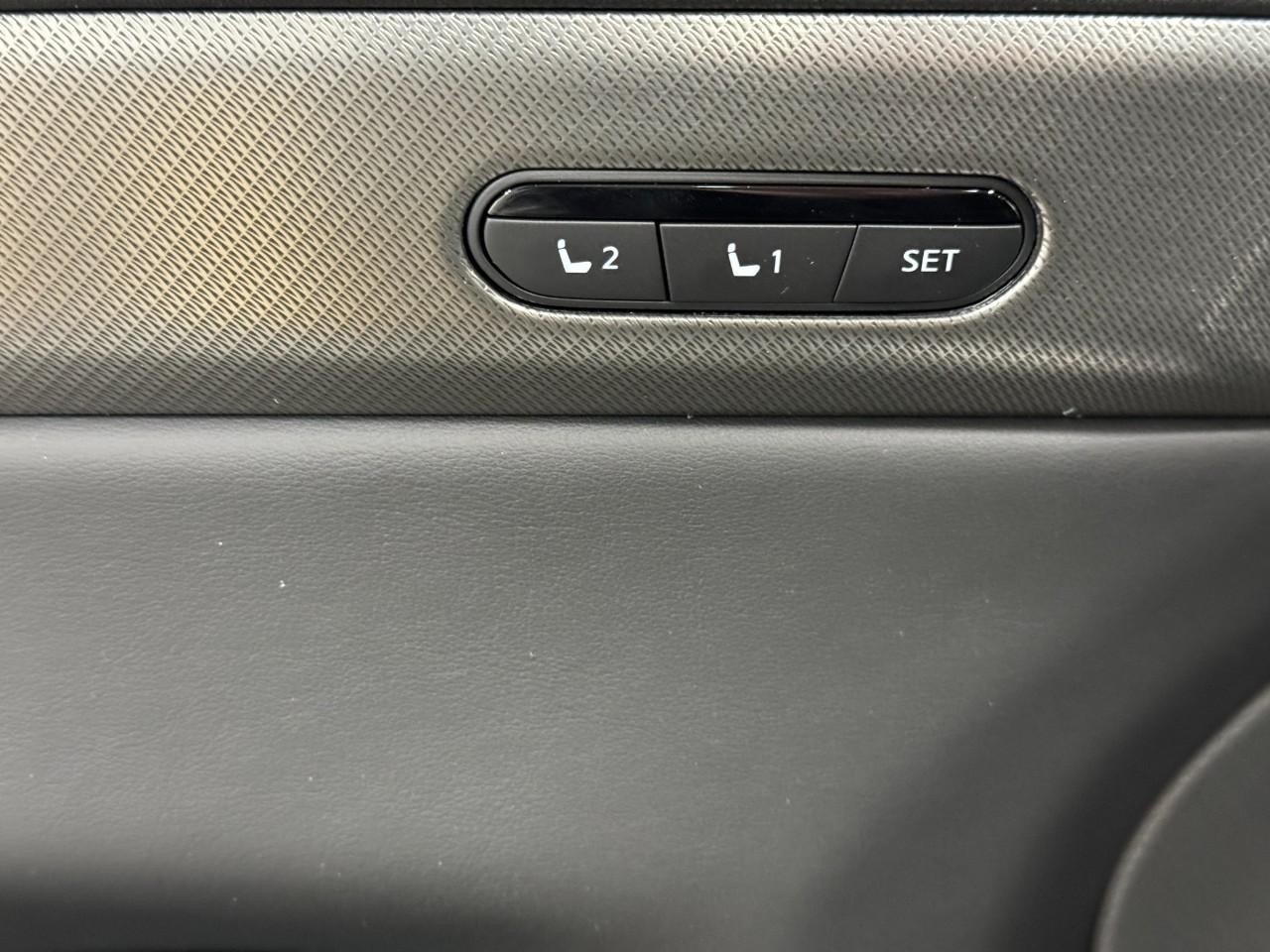 INFINITI QX60 Vehicle Full-screen Gallery Image 25