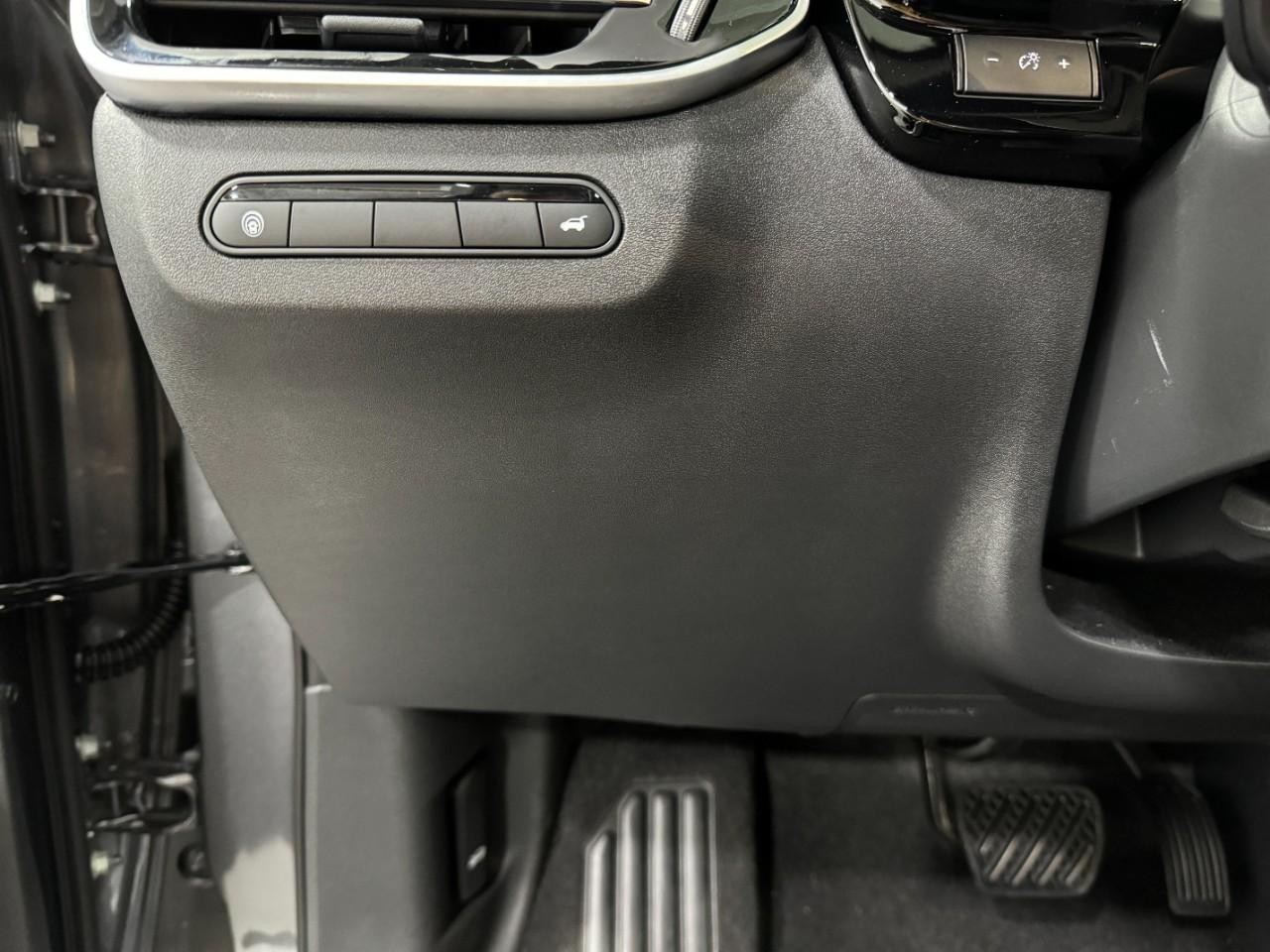 INFINITI QX60 Vehicle Full-screen Gallery Image 30