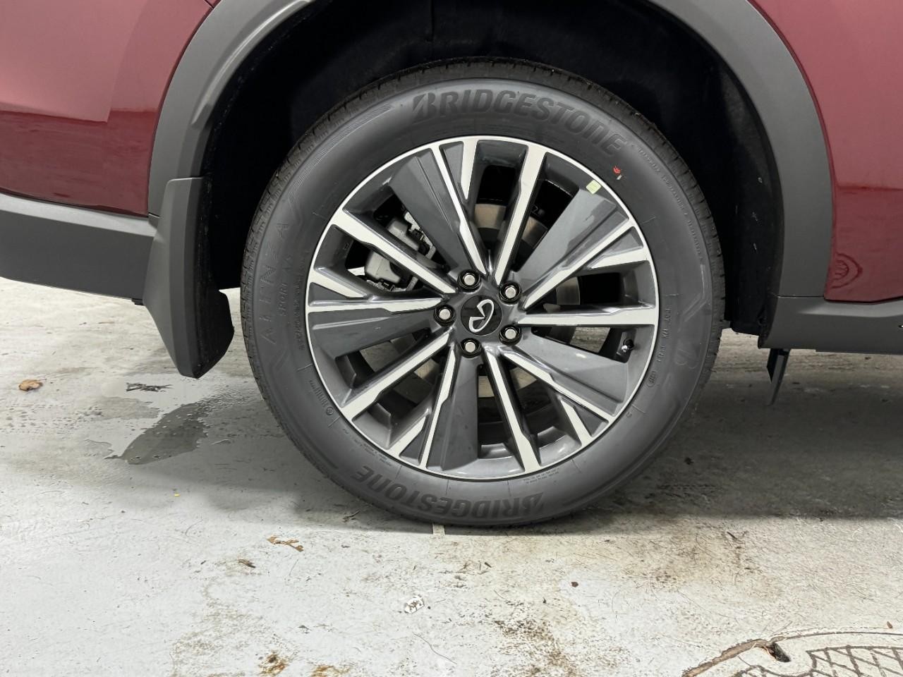 INFINITI QX60 Vehicle Full-screen Gallery Image 5