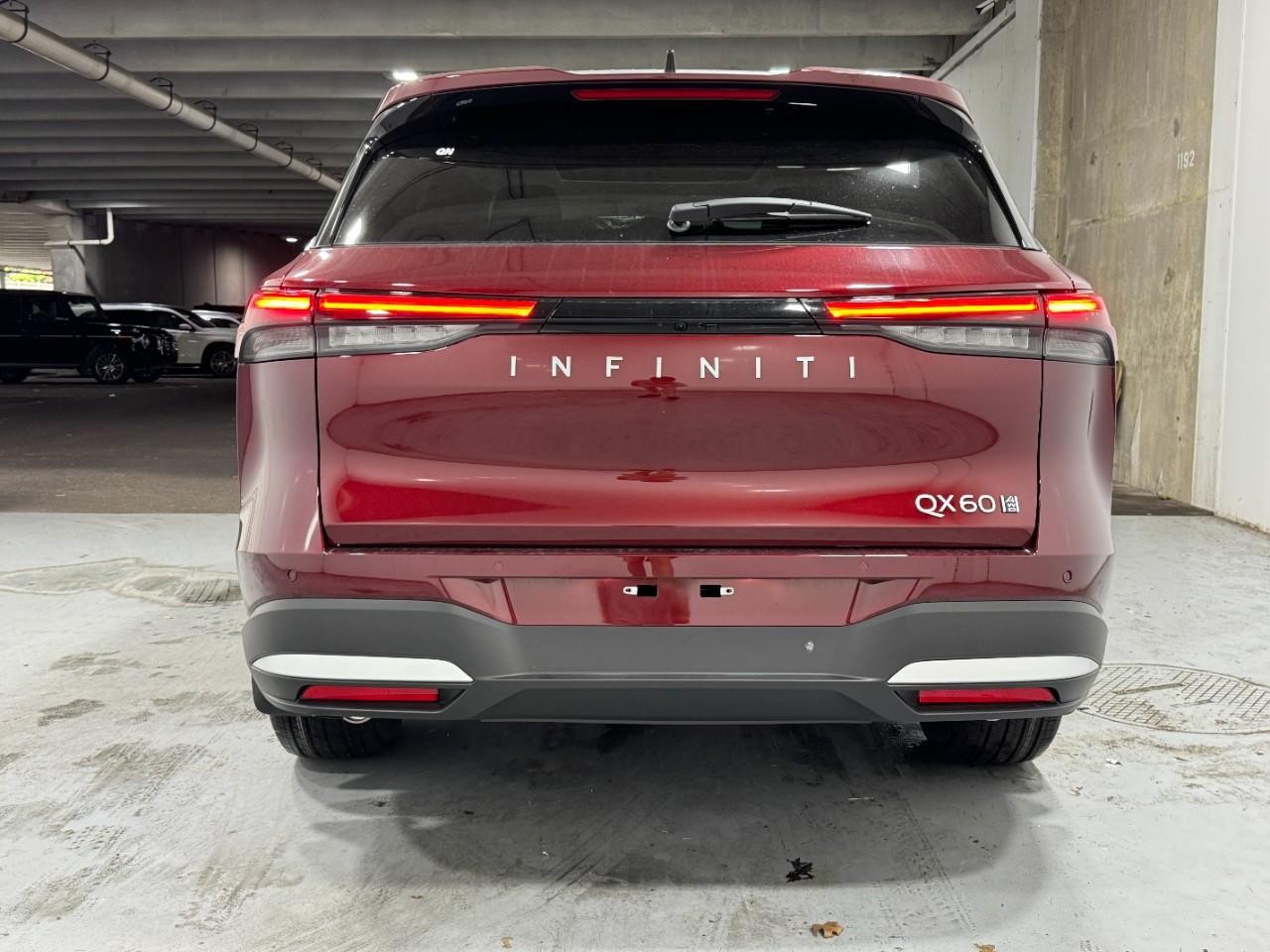 INFINITI QX60 Vehicle Full-screen Gallery Image 10