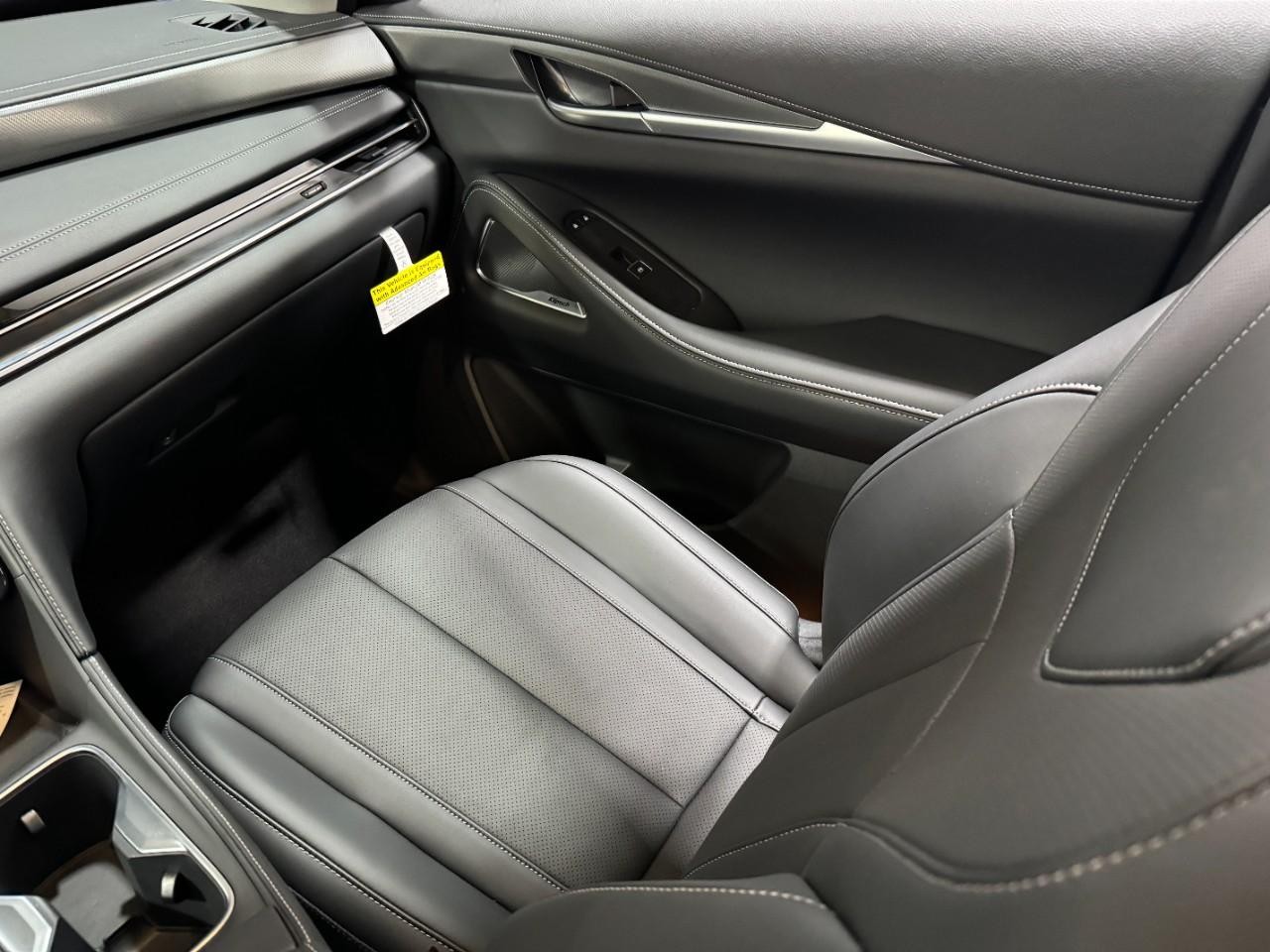 INFINITI QX60 Vehicle Full-screen Gallery Image 20