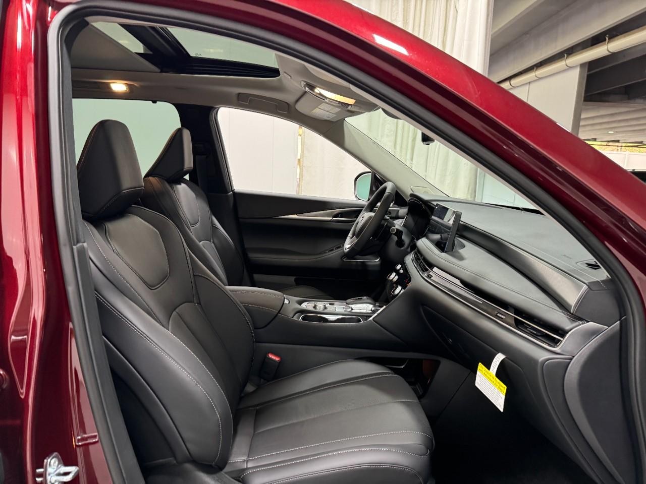 INFINITI QX60 Vehicle Full-screen Gallery Image 21