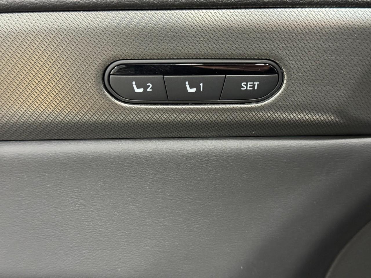 INFINITI QX60 Vehicle Full-screen Gallery Image 25