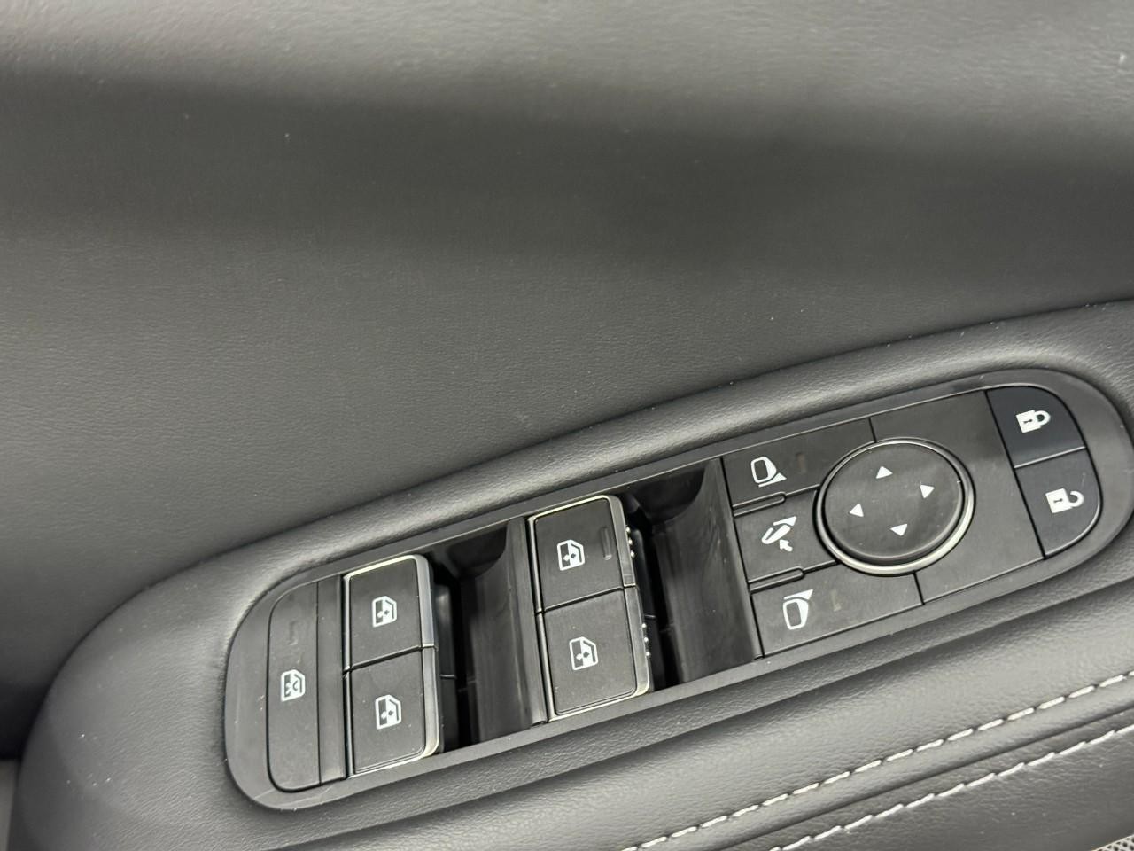 INFINITI QX60 Vehicle Full-screen Gallery Image 26