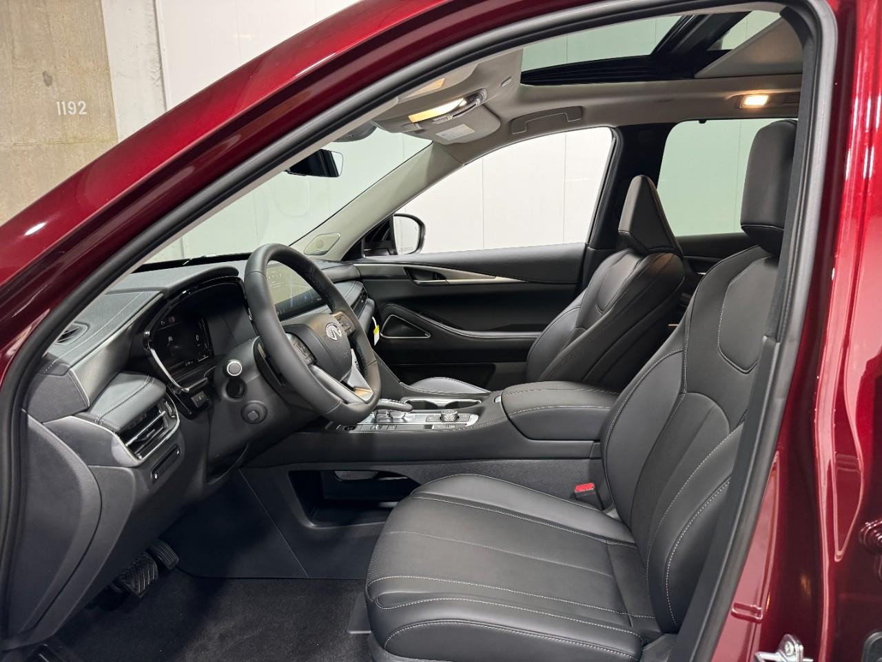 INFINITI QX60 Vehicle Full-screen Gallery Image 28