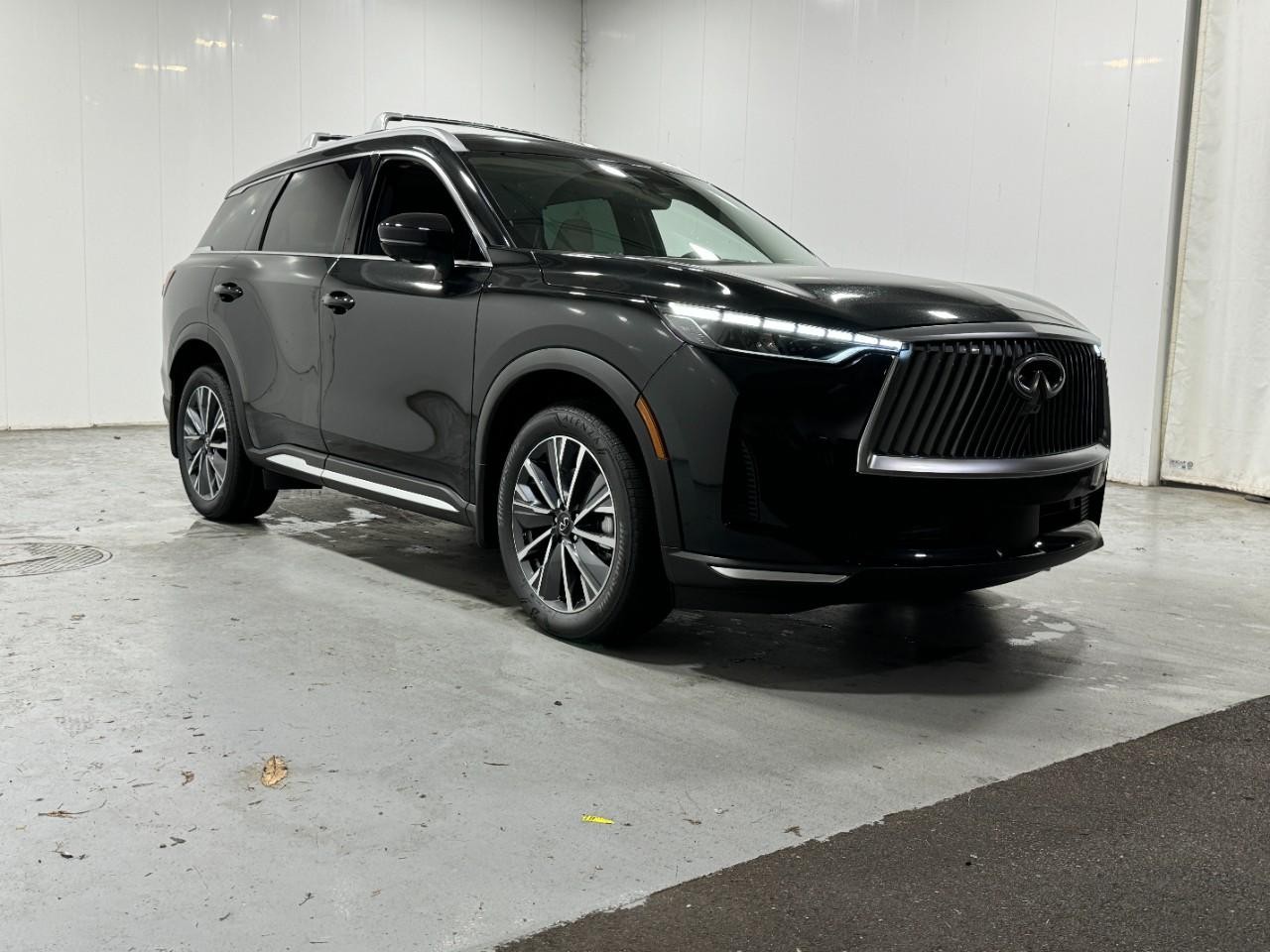 INFINITI QX60 Vehicle Full-screen Gallery Image 6