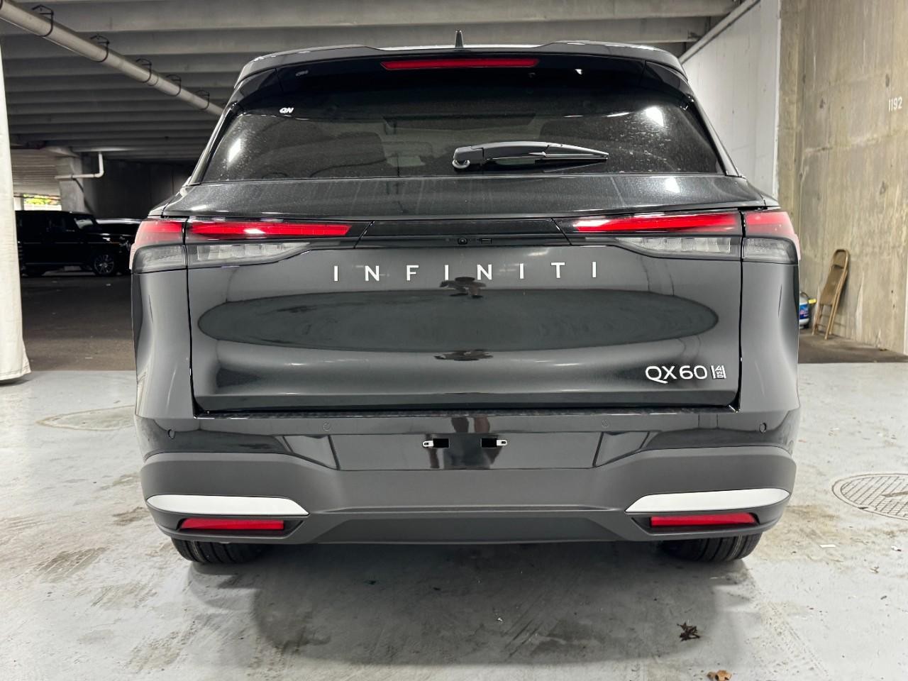 INFINITI QX60 Vehicle Full-screen Gallery Image 10