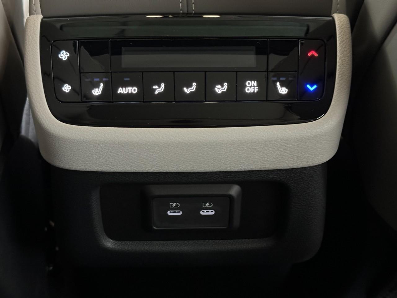 INFINITI QX60 Vehicle Full-screen Gallery Image 13