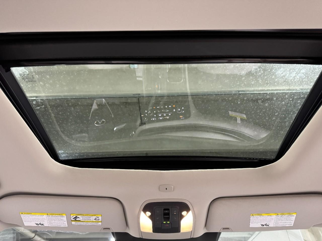 INFINITI QX60 Vehicle Full-screen Gallery Image 14