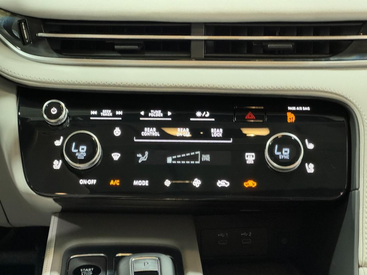 INFINITI QX60 Vehicle Full-screen Gallery Image 18