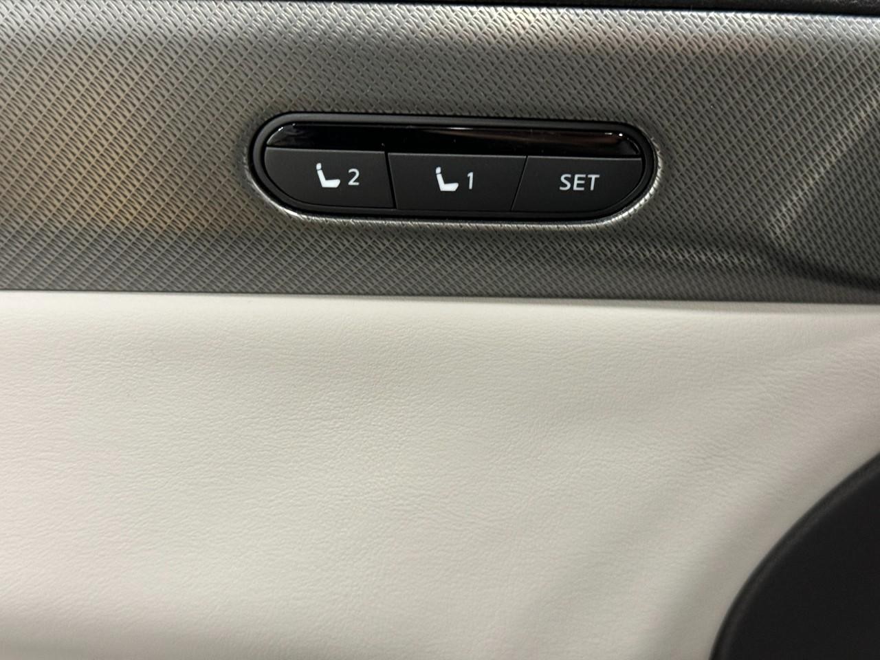 INFINITI QX60 Vehicle Full-screen Gallery Image 25