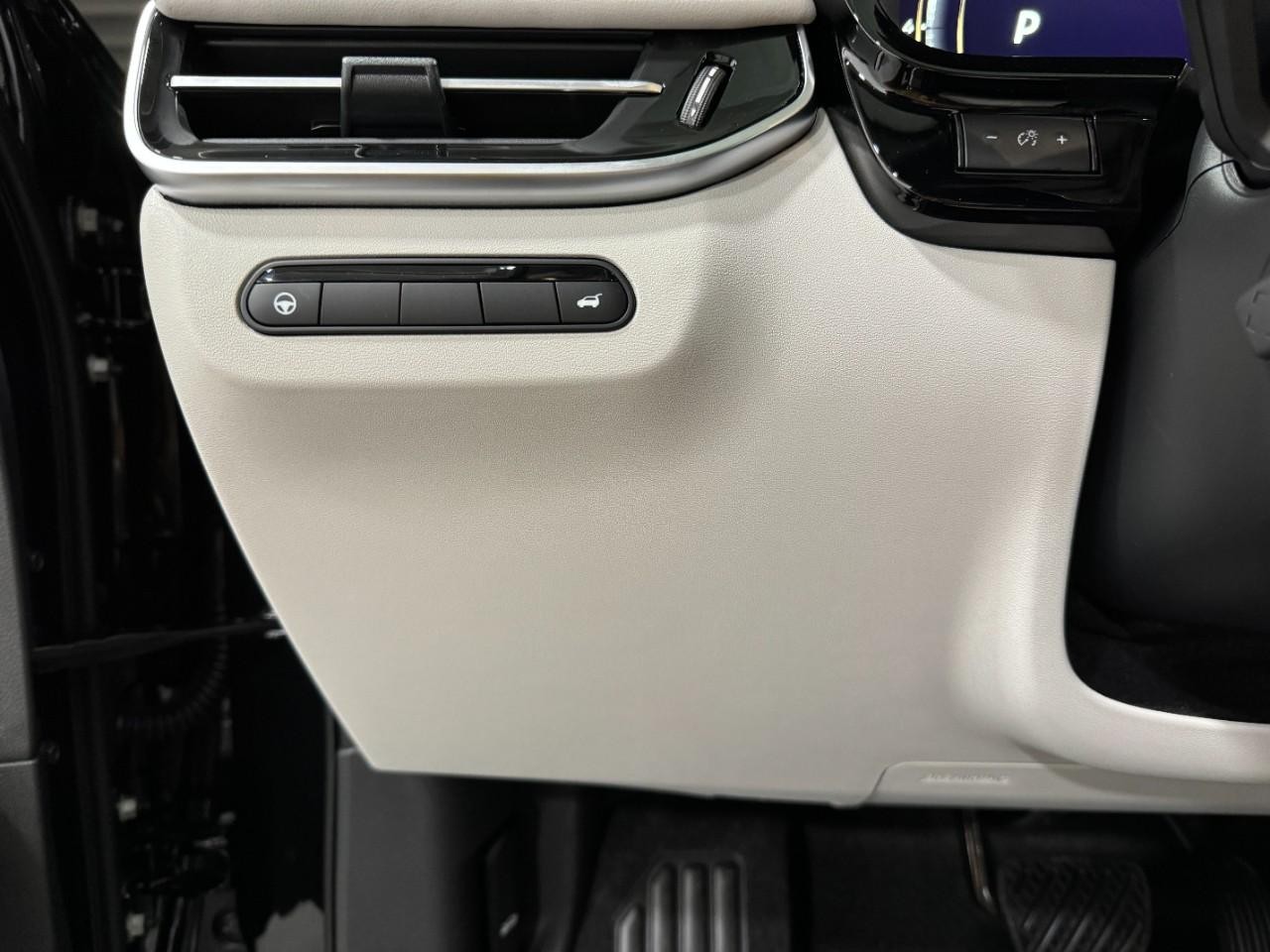 INFINITI QX60 Vehicle Full-screen Gallery Image 31