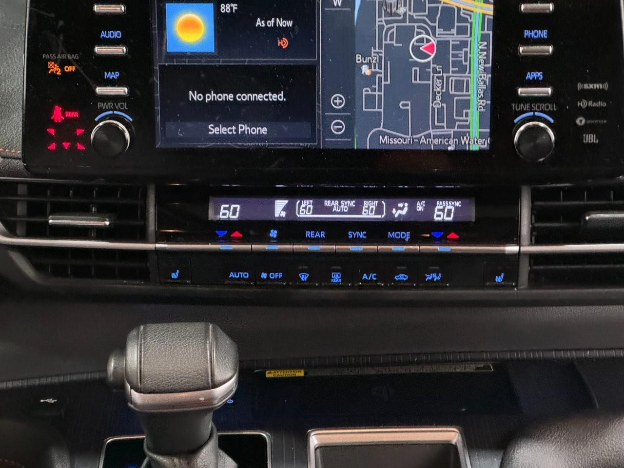 Toyota Sienna Vehicle Full-screen Gallery Image 17