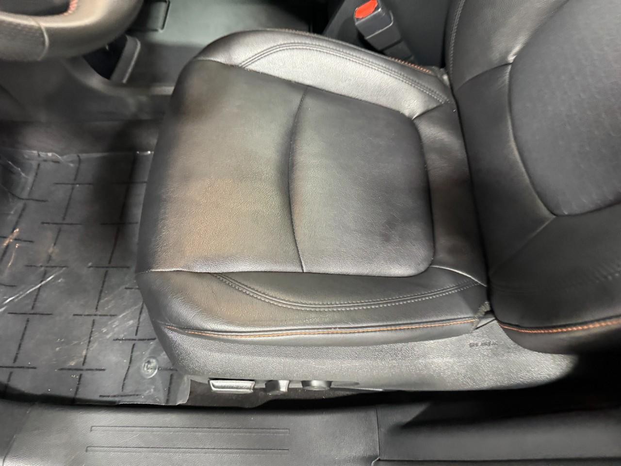 Toyota Sienna Vehicle Full-screen Gallery Image 26