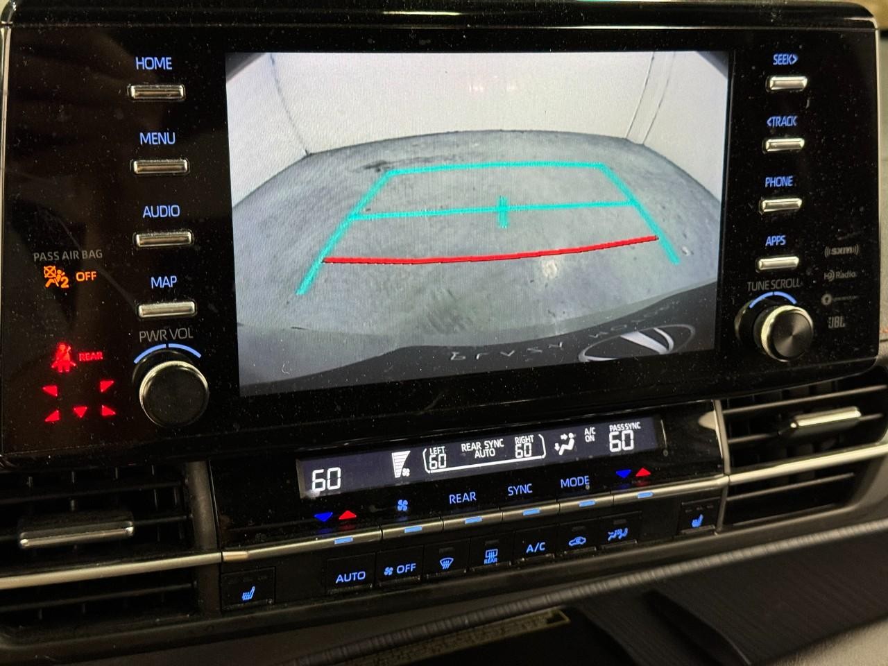 Toyota Sienna Vehicle Full-screen Gallery Image 32