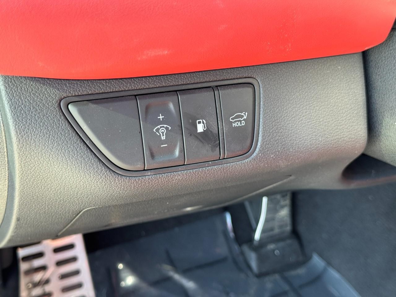 Genesis G70 Vehicle Full-screen Gallery Image 19