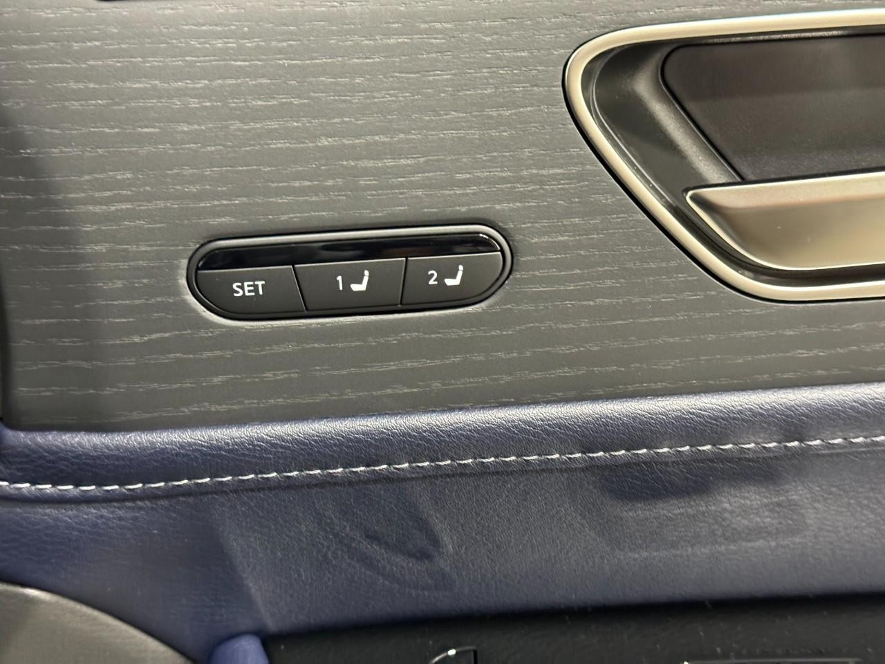 INFINITI QX80 Vehicle Full-screen Gallery Image 23