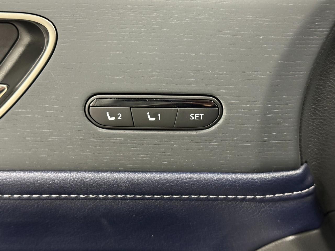 INFINITI QX80 Vehicle Full-screen Gallery Image 26