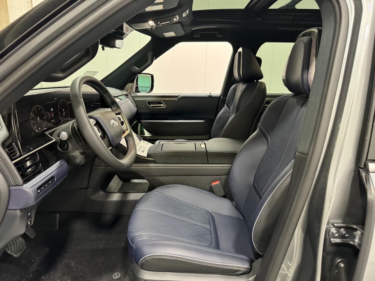 INFINITI QX80 Vehicle Full-screen Gallery Image 28