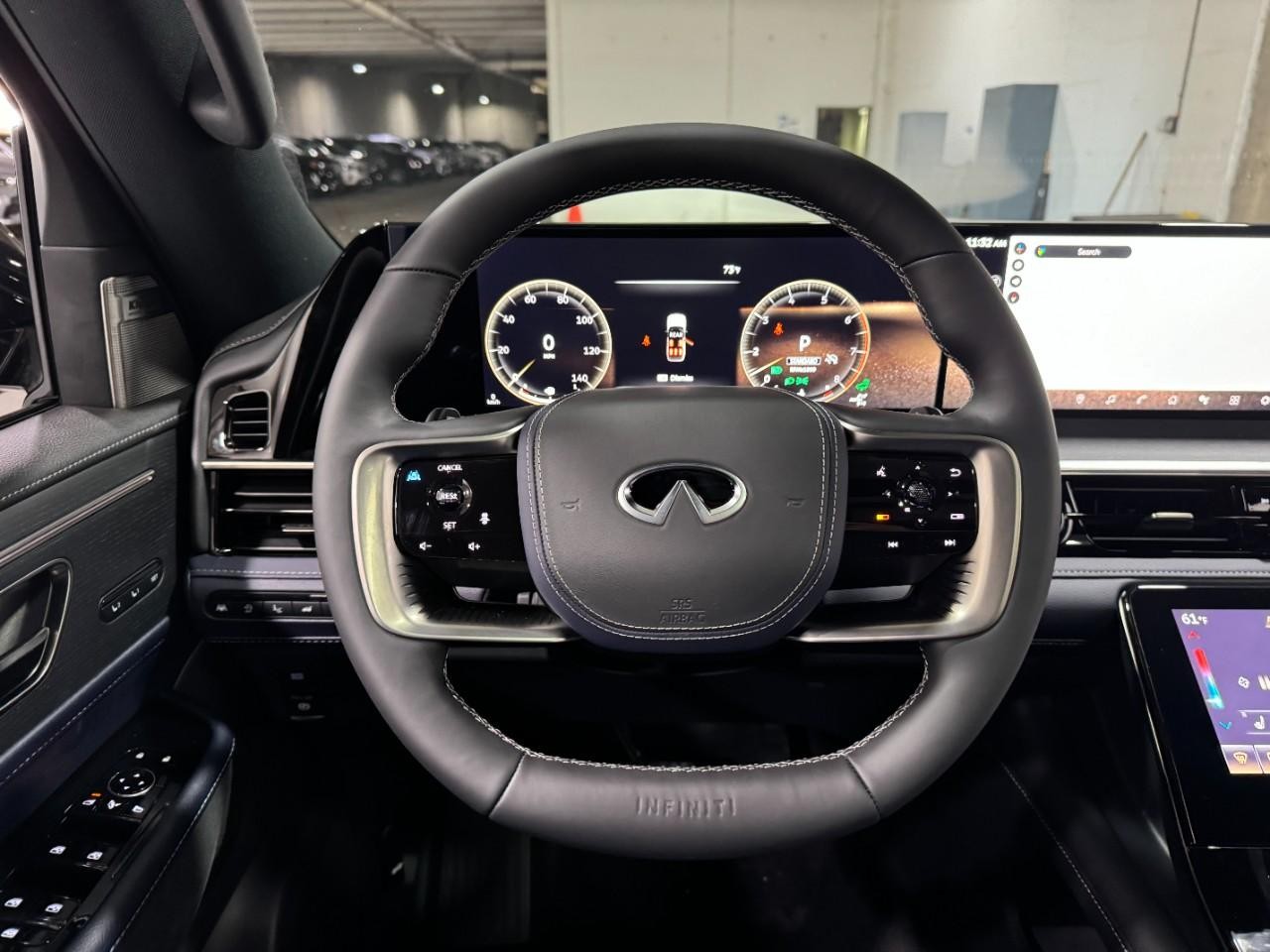 INFINITI QX80 Vehicle Full-screen Gallery Image 16